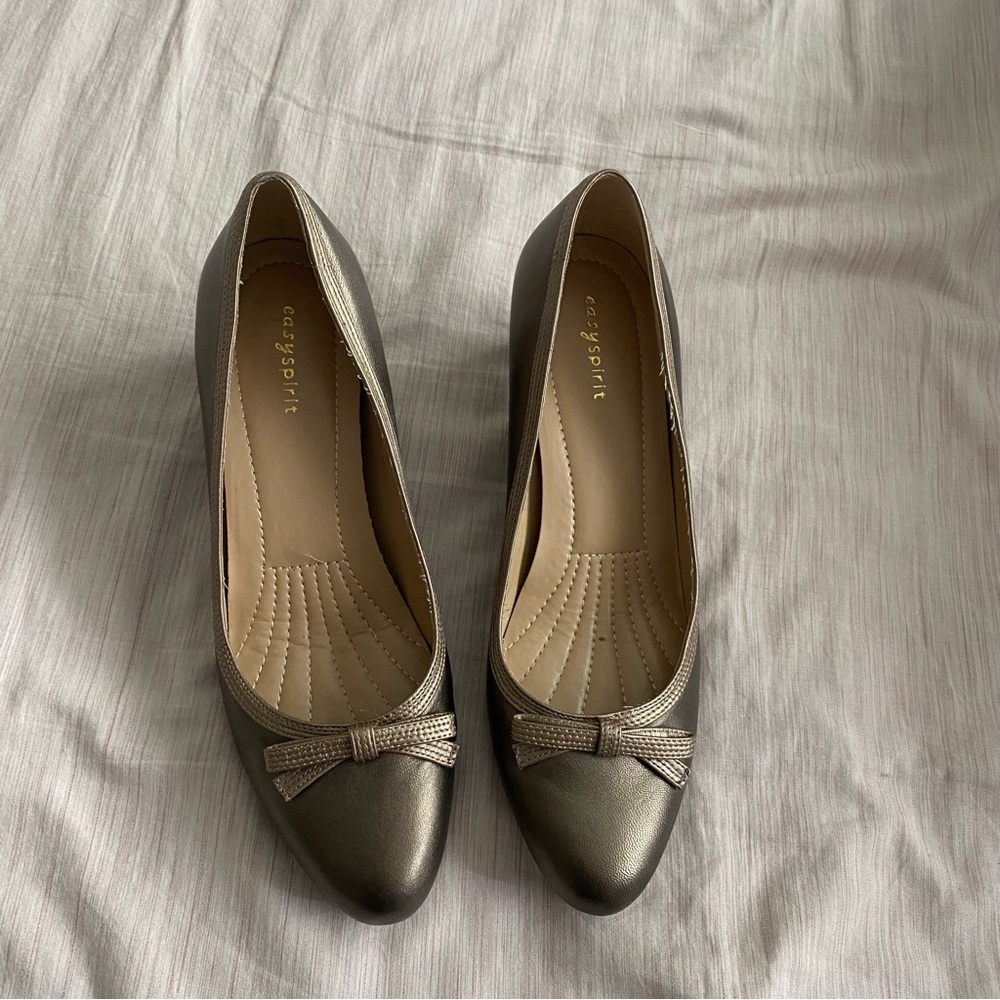 EUC Easy Spirit Heels - Size 10